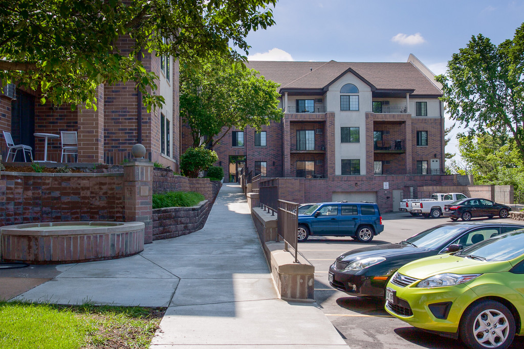 Upscale apartment building with panoramic views in Wauwatosa